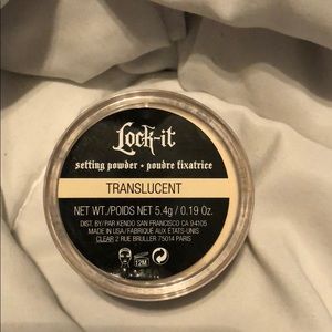 Kat Von D translucent powder